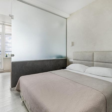 Razor Apartment With Terrace, Kamanina Oldenburg Bagian luar foto